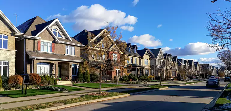 Common Reasons to Sell Your House for Cash in Versailles