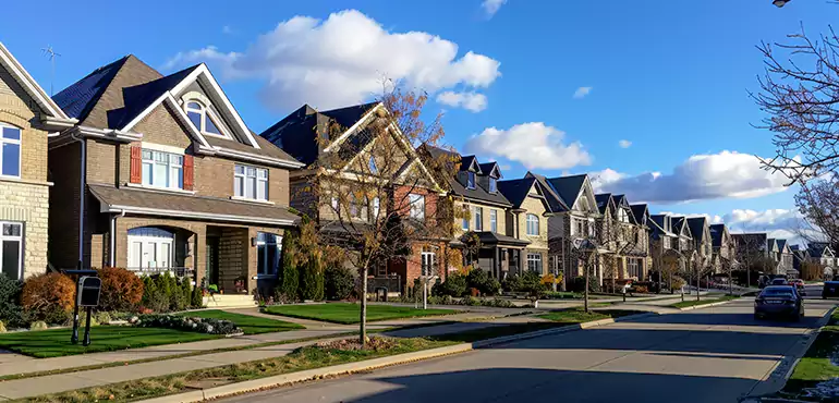 Why Choose Us for Selling Your Foreclosed House in Versailles, KY?