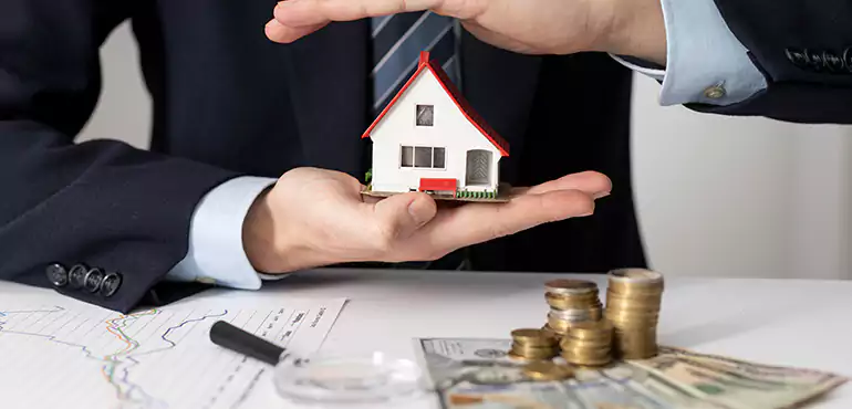 Who Do We Buy Houses From in Shively, KY?